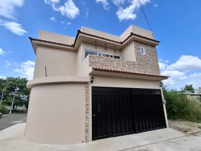 Casa nueva de venta en el Cerinal Barberena Santa Rosa.