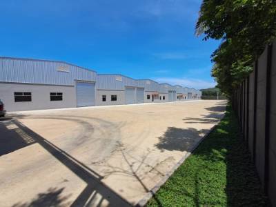 VENDO BODEGA EN PARQUE INDUSTRIAL EN COCALES SUCHI