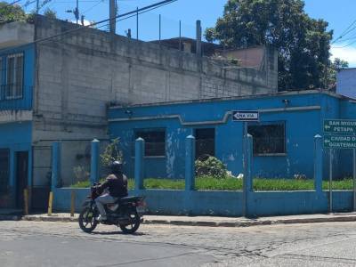CASA CON USO DE SUELO COMERCIAL EN VILLA CANALES
