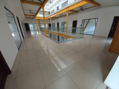 Oficina en renta en centro empresarial en Escuintla