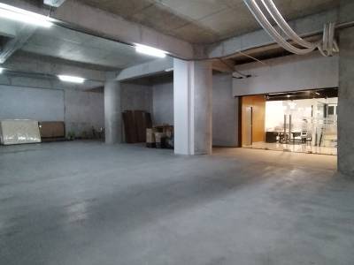 Local Comercial en zona 9 sobre la Reforma