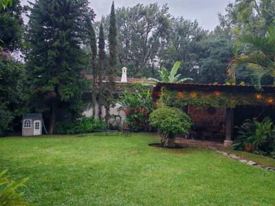 Casa en venta y renta en Antigua Guatemala