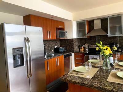 Apartamento en renta amueblado en zona 10
