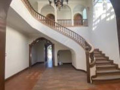 Casa para Oficina en Alquiler Zona 11 13 Ambientes 600 m2 Q45000, Ciudad de Guatemala