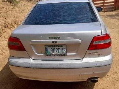 2001 Volvo S40