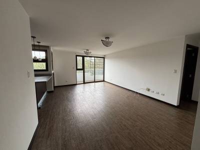 Apartamento en Alquiler Edificio Torre 360, zona 15
