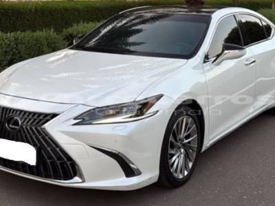 2023 Lexus ES