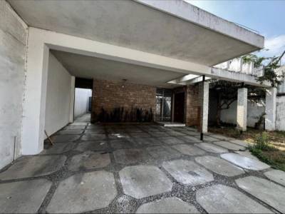 Casa Comercial En Renta Sobre Avenida Las Americas Z 13