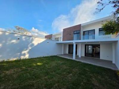 UNA CASA DISE&Ntilde;ADA PARA VIVIR CON AMPLITUD, PRIVACIDAD, ELEGANCIA, Guatemala