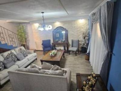 VENDO CASA LOMAS DE BALCONES SAN CRISTOBAL ZONA 8 MIXCO