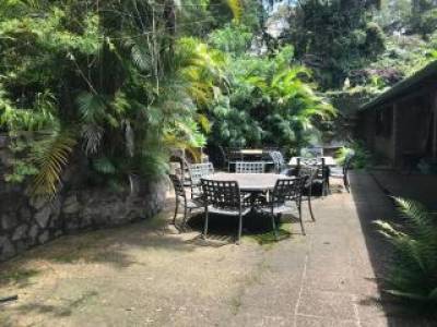 Casa en Venta Zona 16 | 880 m&sup2; de Const y 1,869 m&sup2; de Terreno, Ciudad de Guatemala